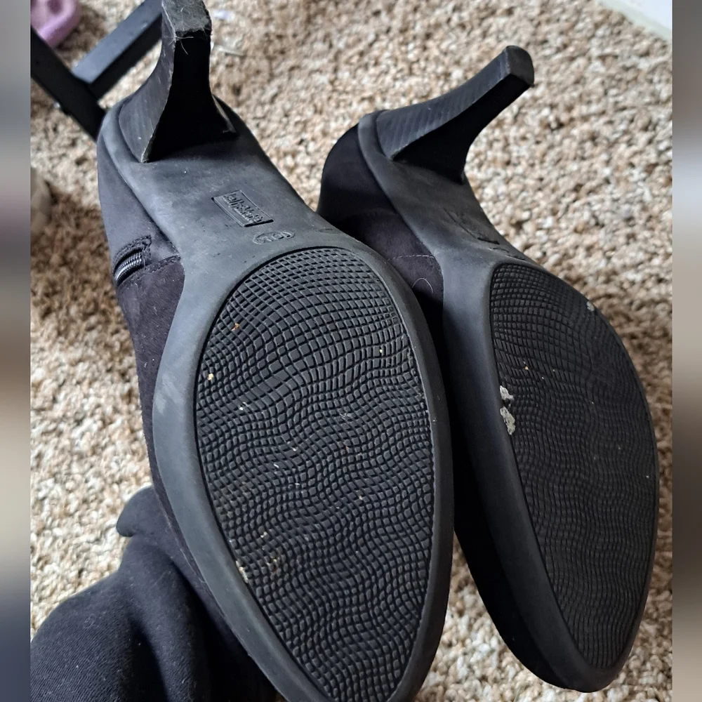 Kelly & Katie Black Buckle Heeled Booties Size 10